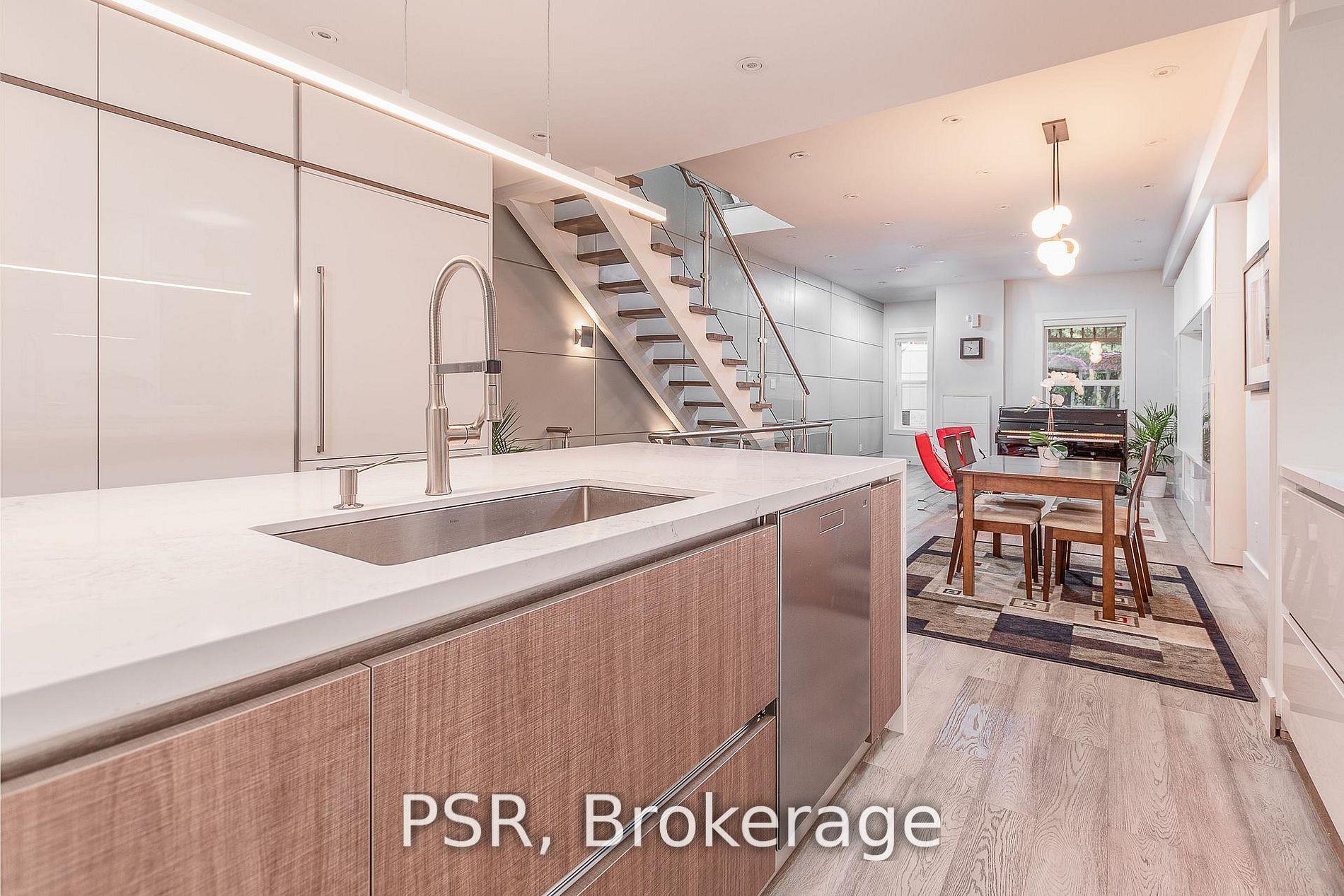 10 Bishop Street, Toronto C02 — photo 2 of 5