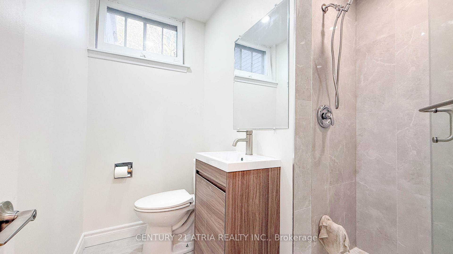 151 Fenn Avenue, Toronto C12 — photo 3 of 5