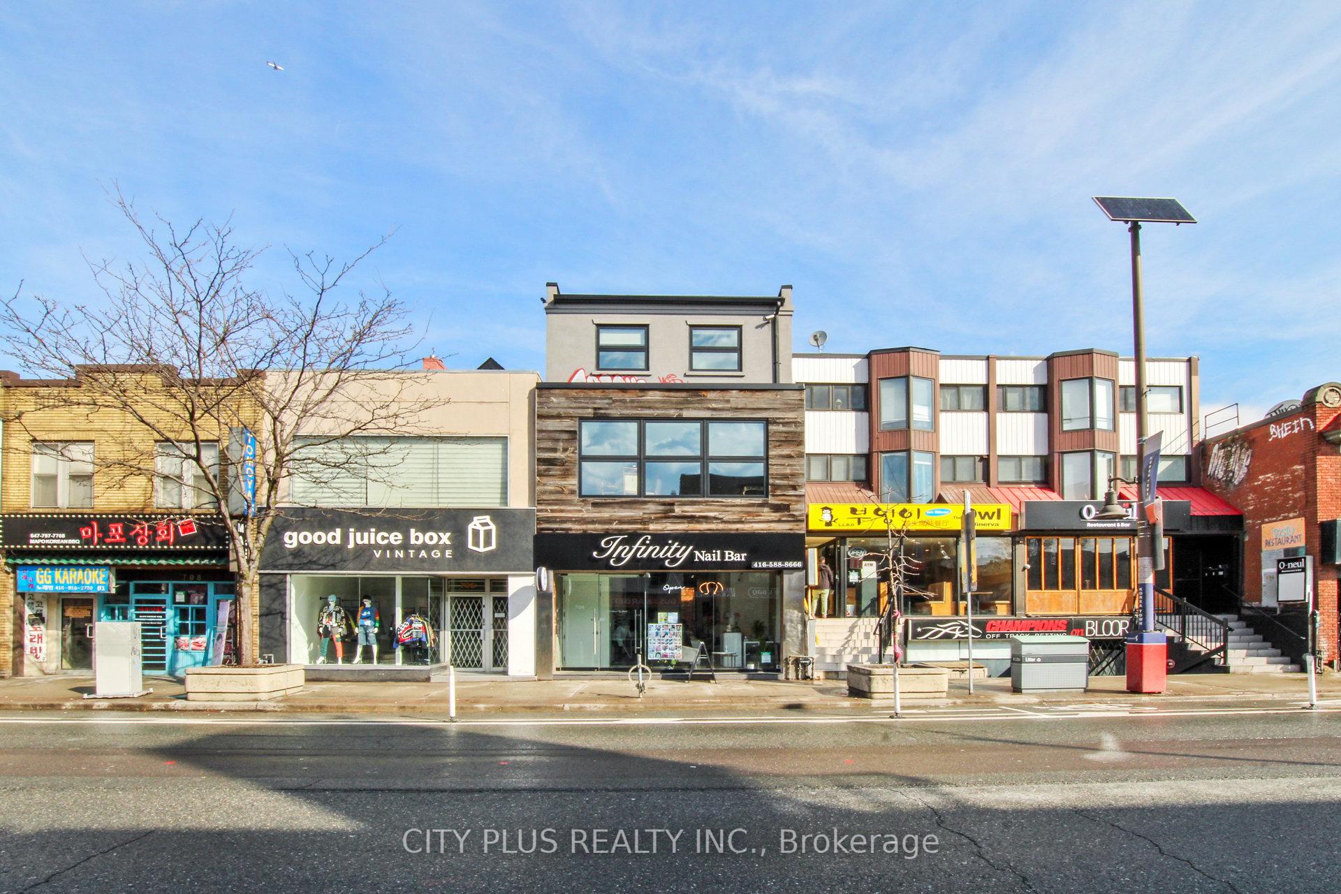 704 Bloor Street W, Toronto C02, ON M6G 1L4 — Toronto C02, Ontario