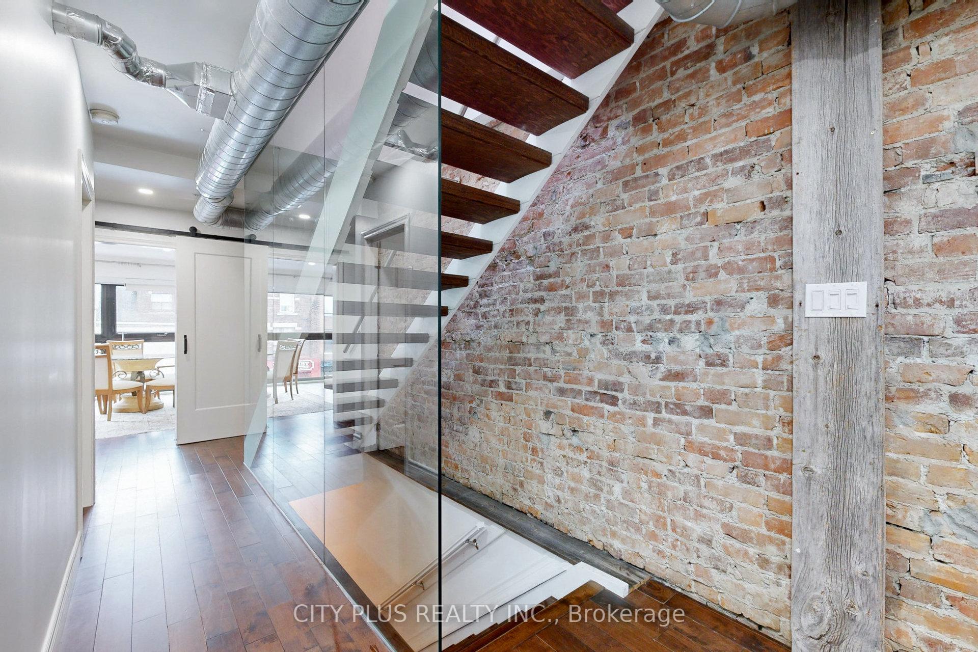 704 Bloor Street W, Toronto C02 — photo 3 of 5