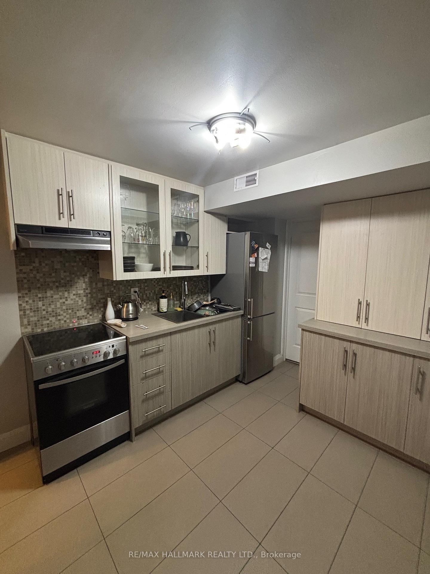 97 Oriole Parkway, Toronto C02 — photo 2 of 5