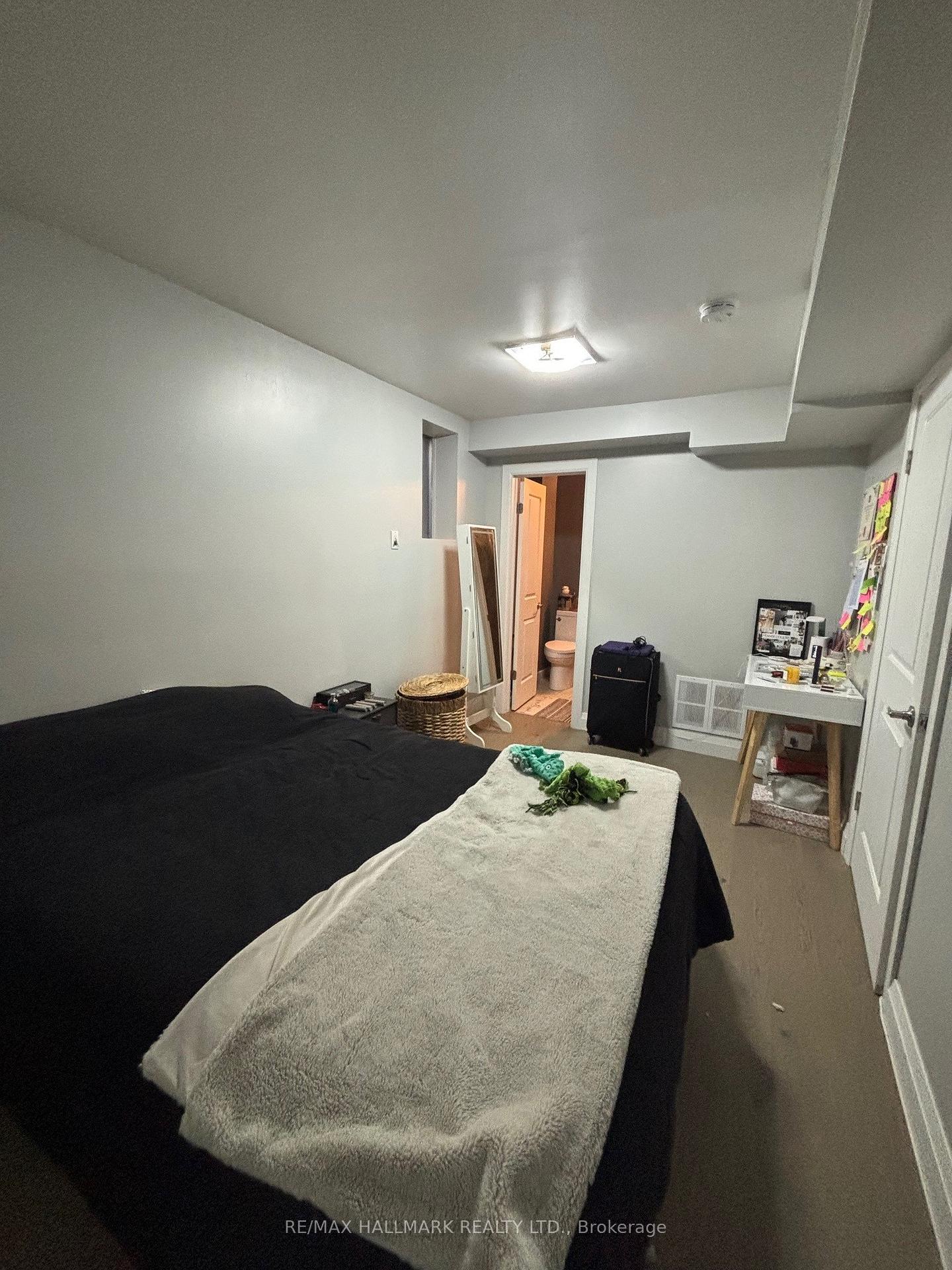 97 Oriole Parkway, Toronto C02 — photo 5 of 5