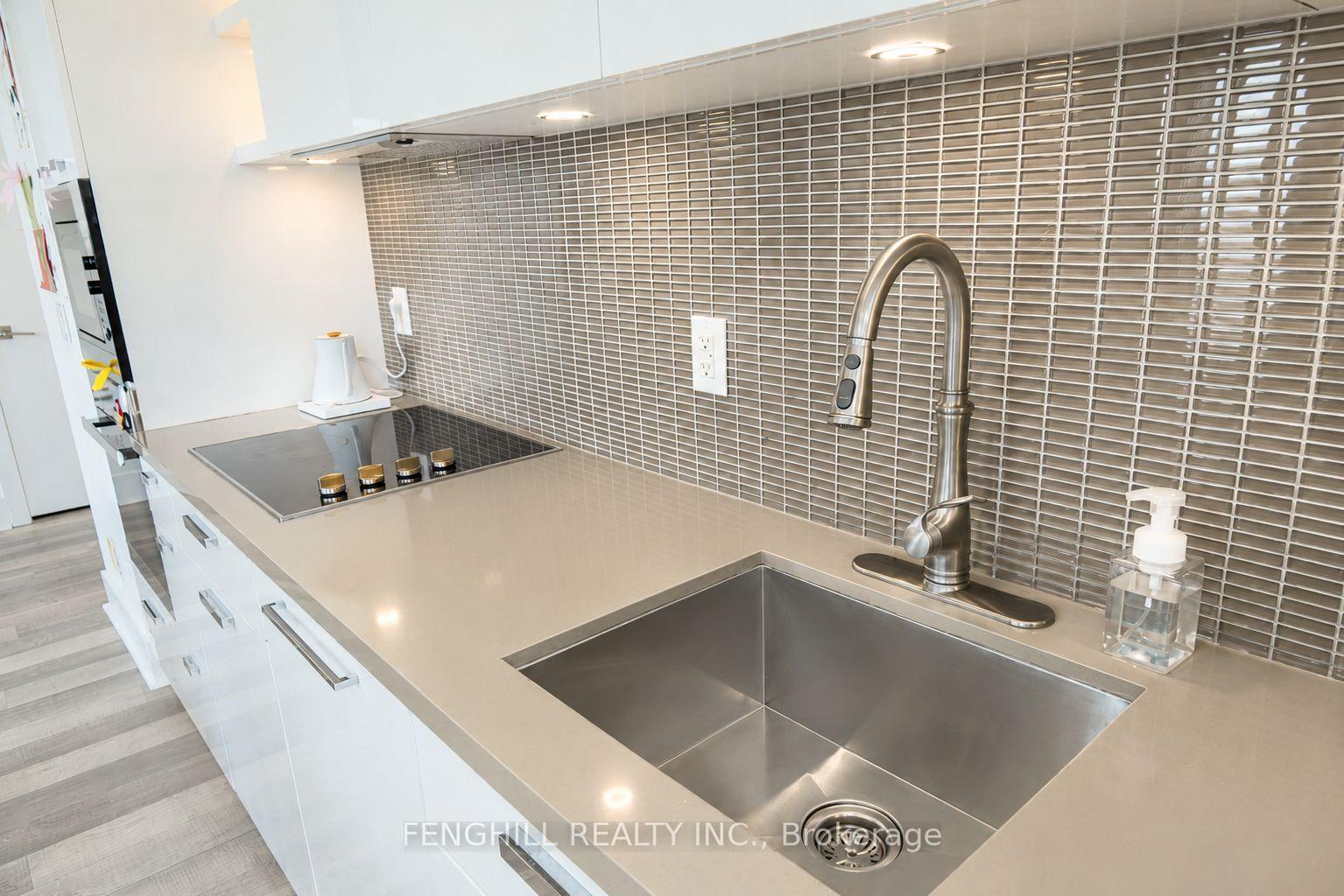 32 Davenport Road 1108, Toronto C02 — photo 3 of 5