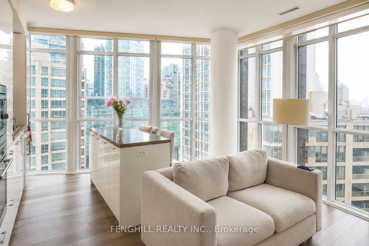 32 Davenport Road 1108, Toronto C02 — photo 4 of 5