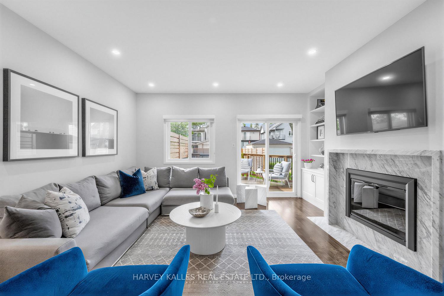 136 Bedford Park Avenue, Toronto C04 — photo 2 of 5