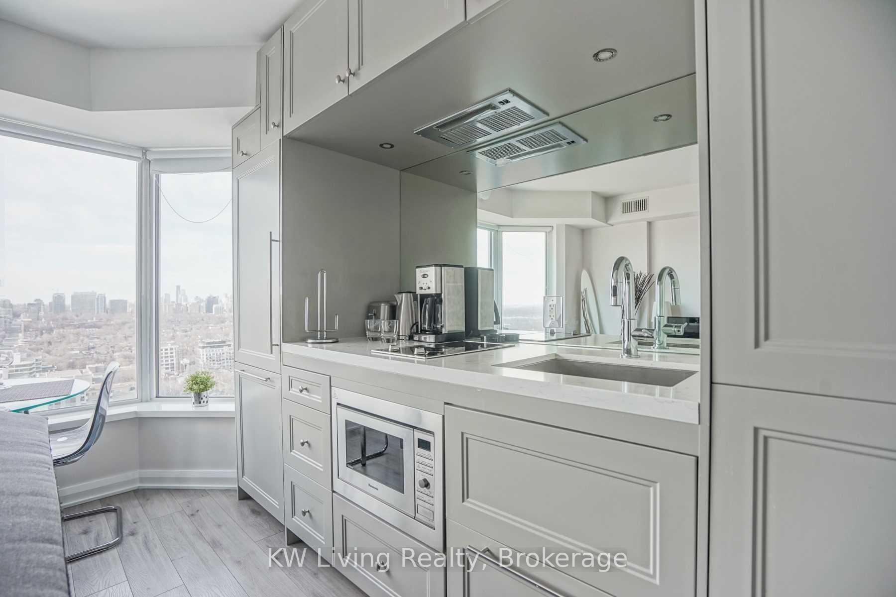 155 Yorkville Avenue 2920, Toronto C02 — photo 5 of 5