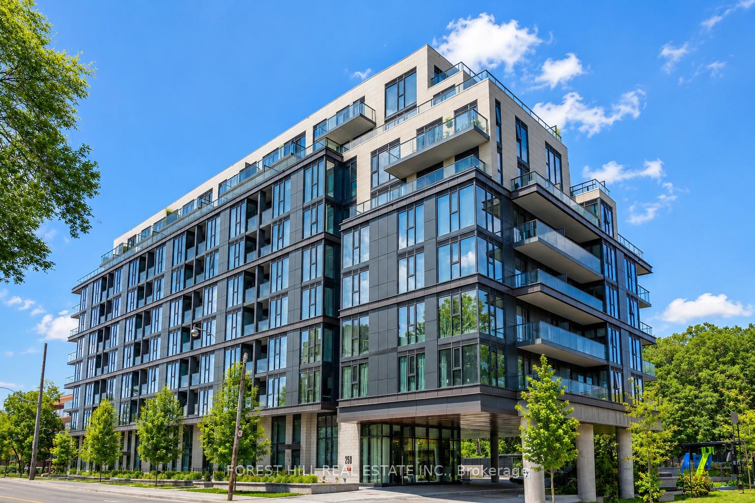 250 Lawrence Avenue W 810, Toronto C04, ON M5M 1B2 — Toronto C04, Ontario