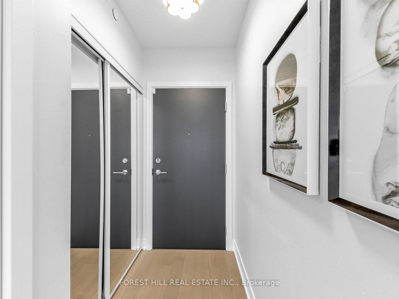 250 Lawrence Avenue W 810, Toronto C04 — photo 3 of 5