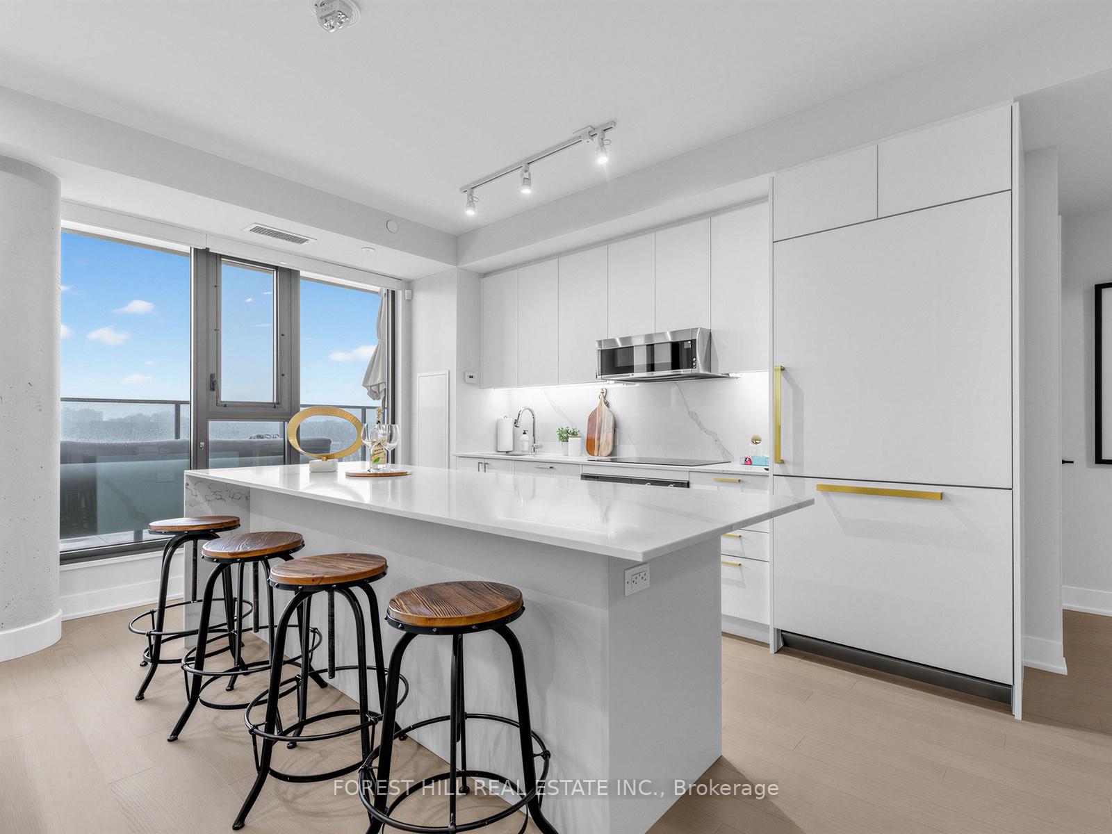 250 Lawrence Avenue W 810, Toronto C04 — photo 5 of 5