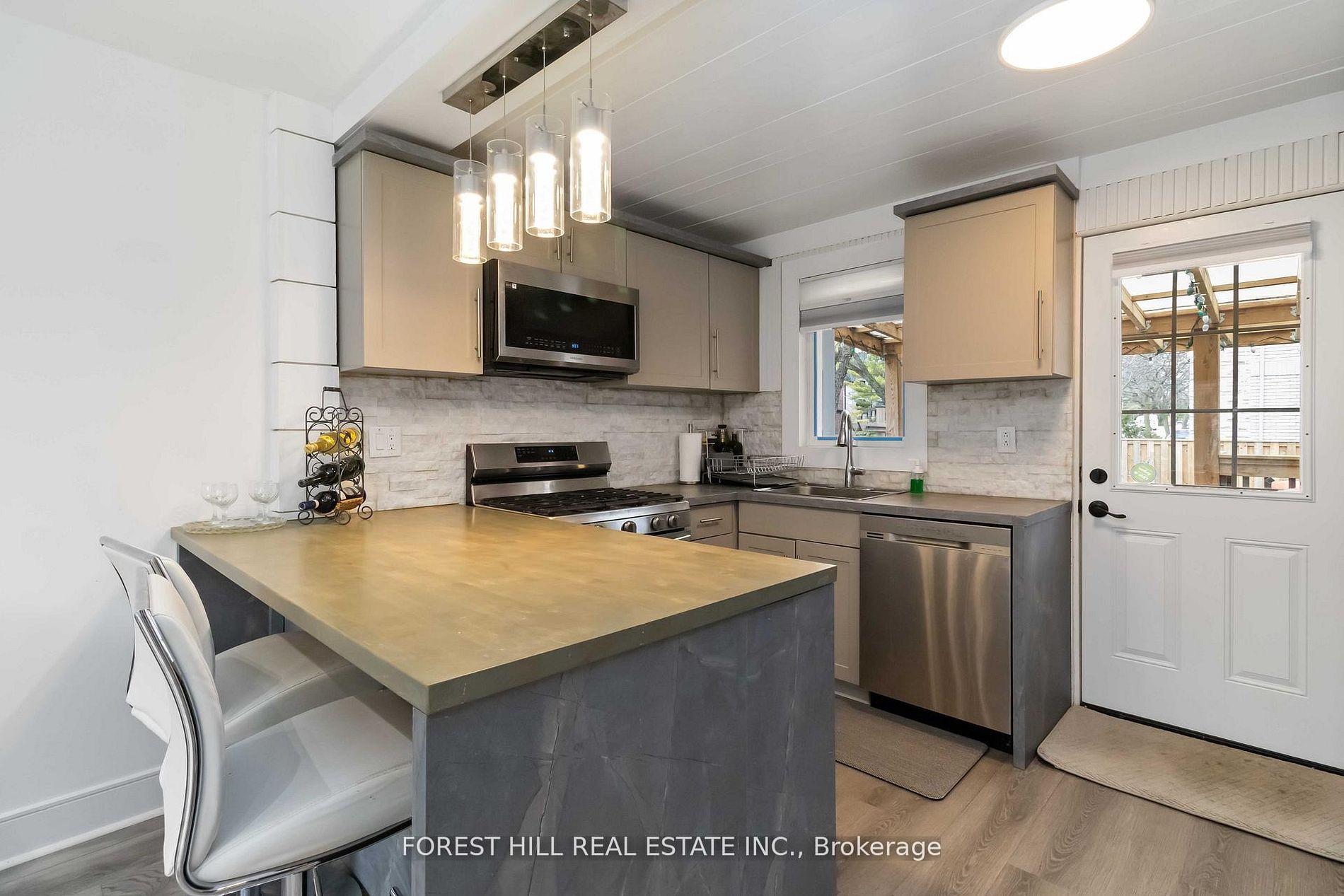 310 Senlac Road, Toronto C07 — photo 5 of 5