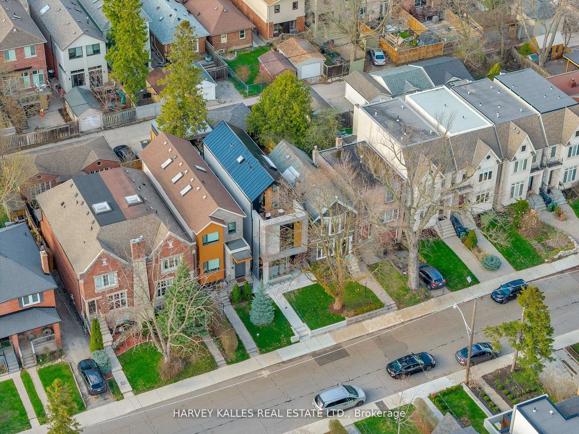 192 Woburn Avenue, Toronto C04 — photo 2 of 5