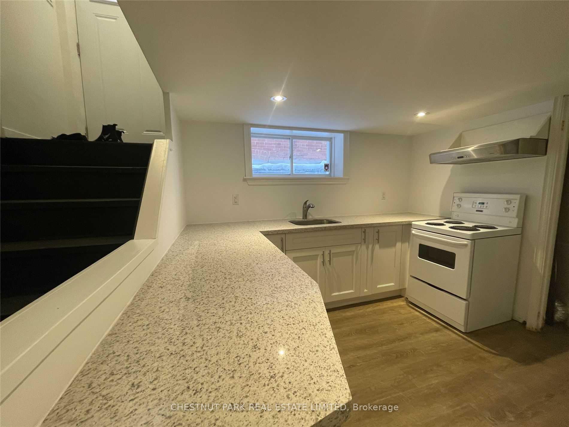 24 Strathgowan Avenue Lower, Toronto C04 — photo 3 of 5