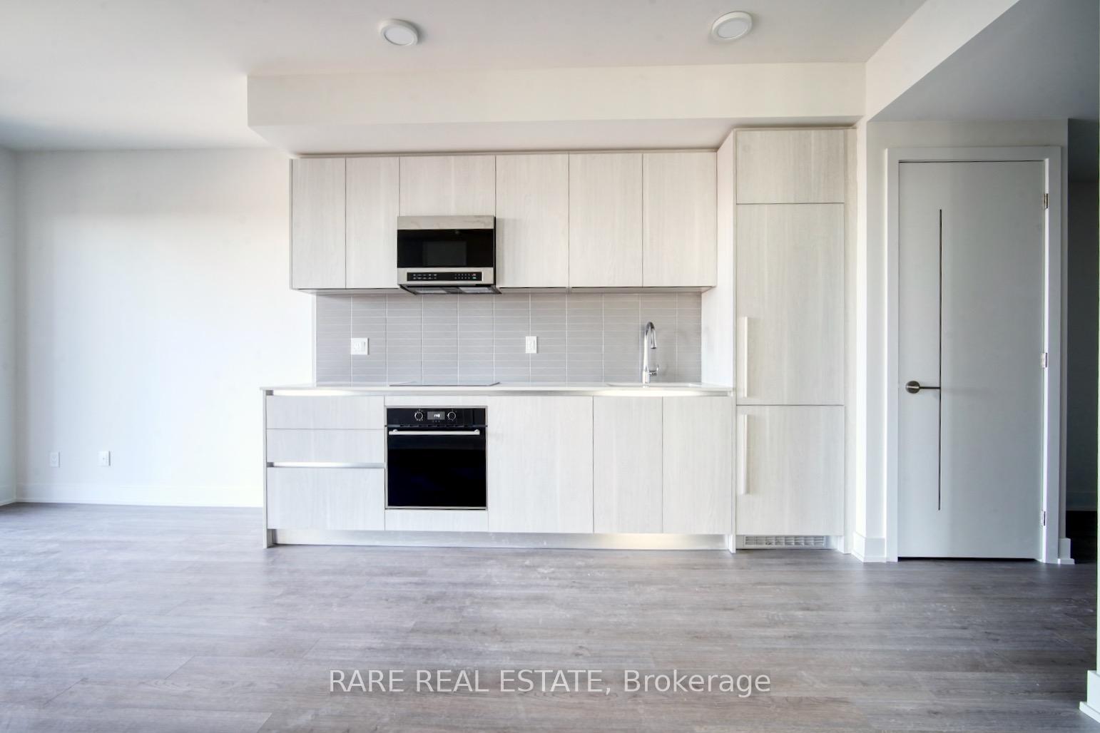 8 Cumberland Street 1408, Toronto C02 — photo 2 of 5