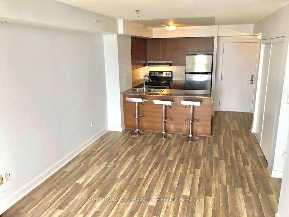 5740 Yonge Street 2105, Toronto C07 — photo 3 of 5