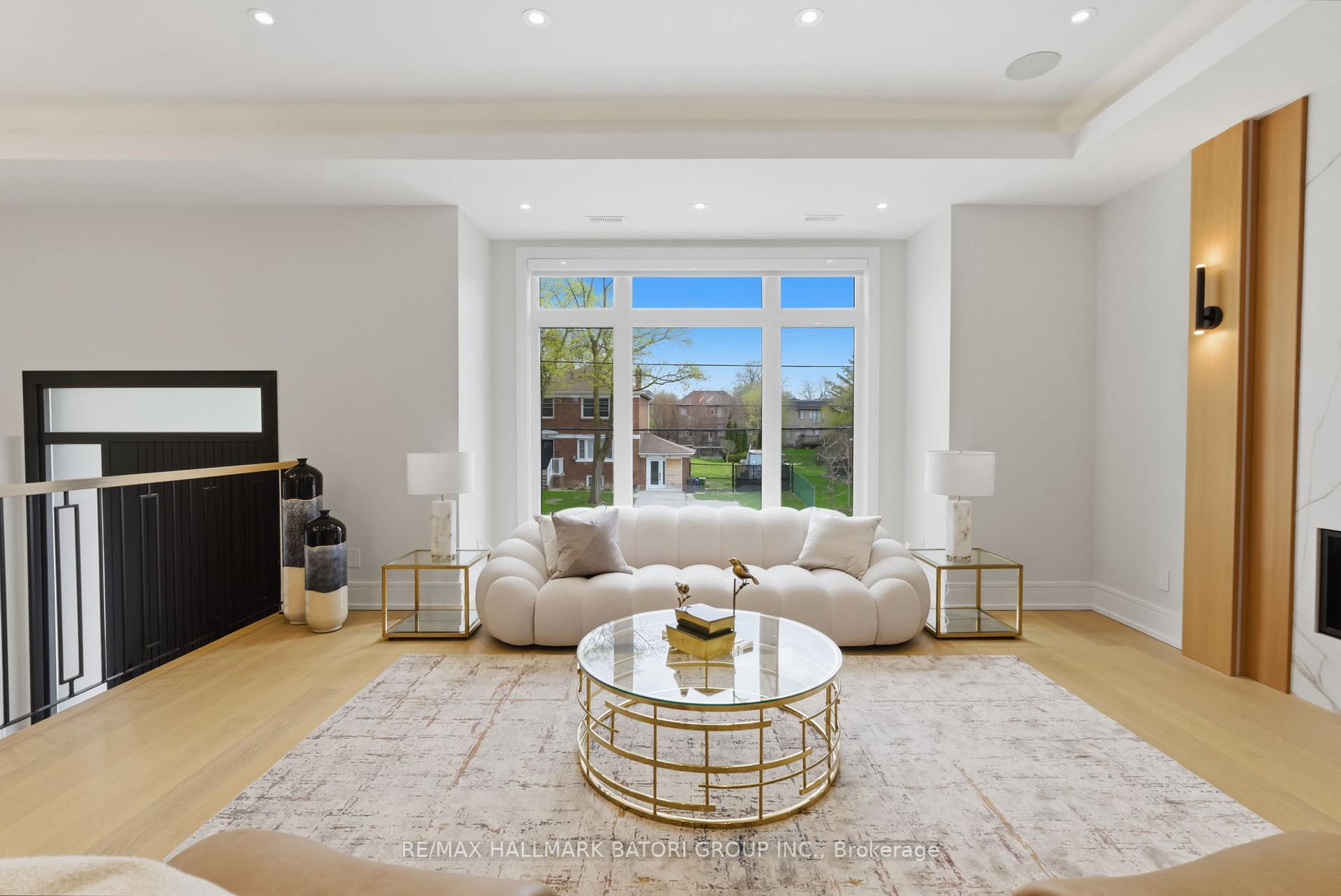 68 Lynnhaven Road, Toronto C04 — photo 3 of 5