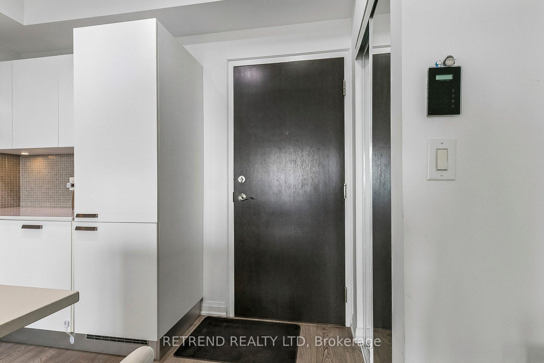 9 Bogert Avenue 3805, Toronto C07 — photo 3 of 5