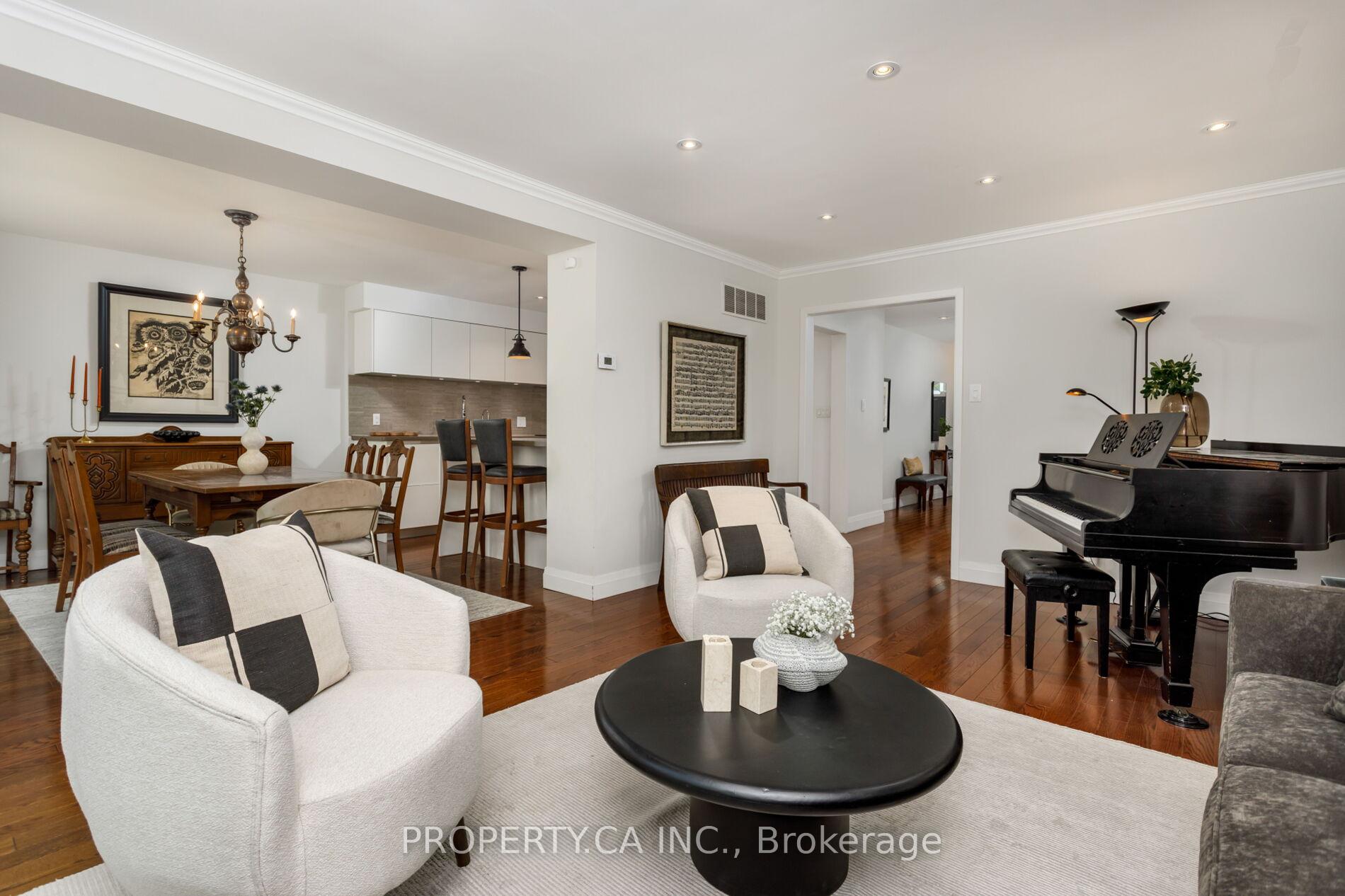32 Crimson Millway N/A, Toronto C12 — photo 2 of 5