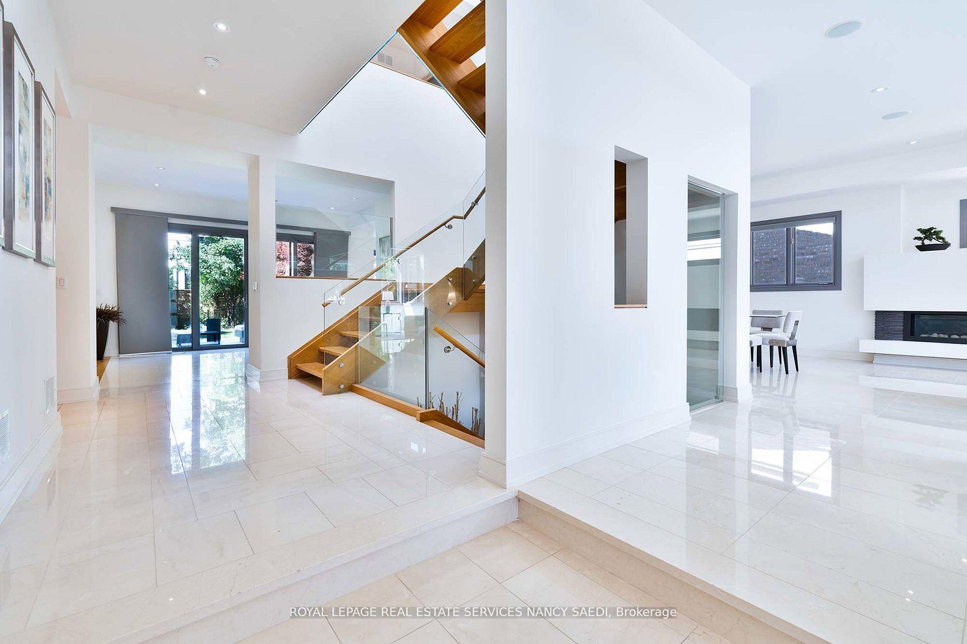 12 York Road, Toronto C12 — photo 2 of 5