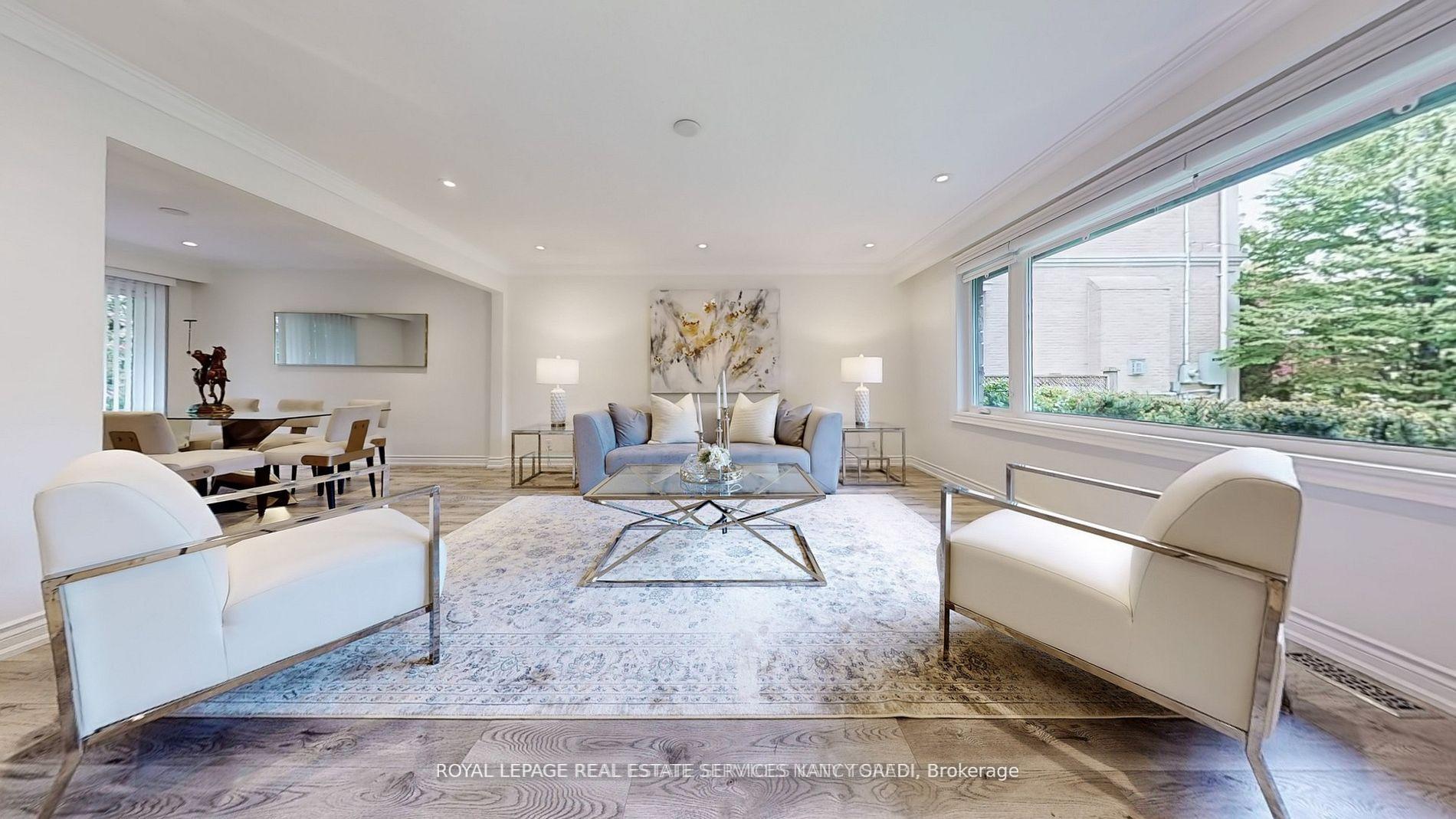 15 Farrington Drive, Toronto C12 — photo 2 of 5