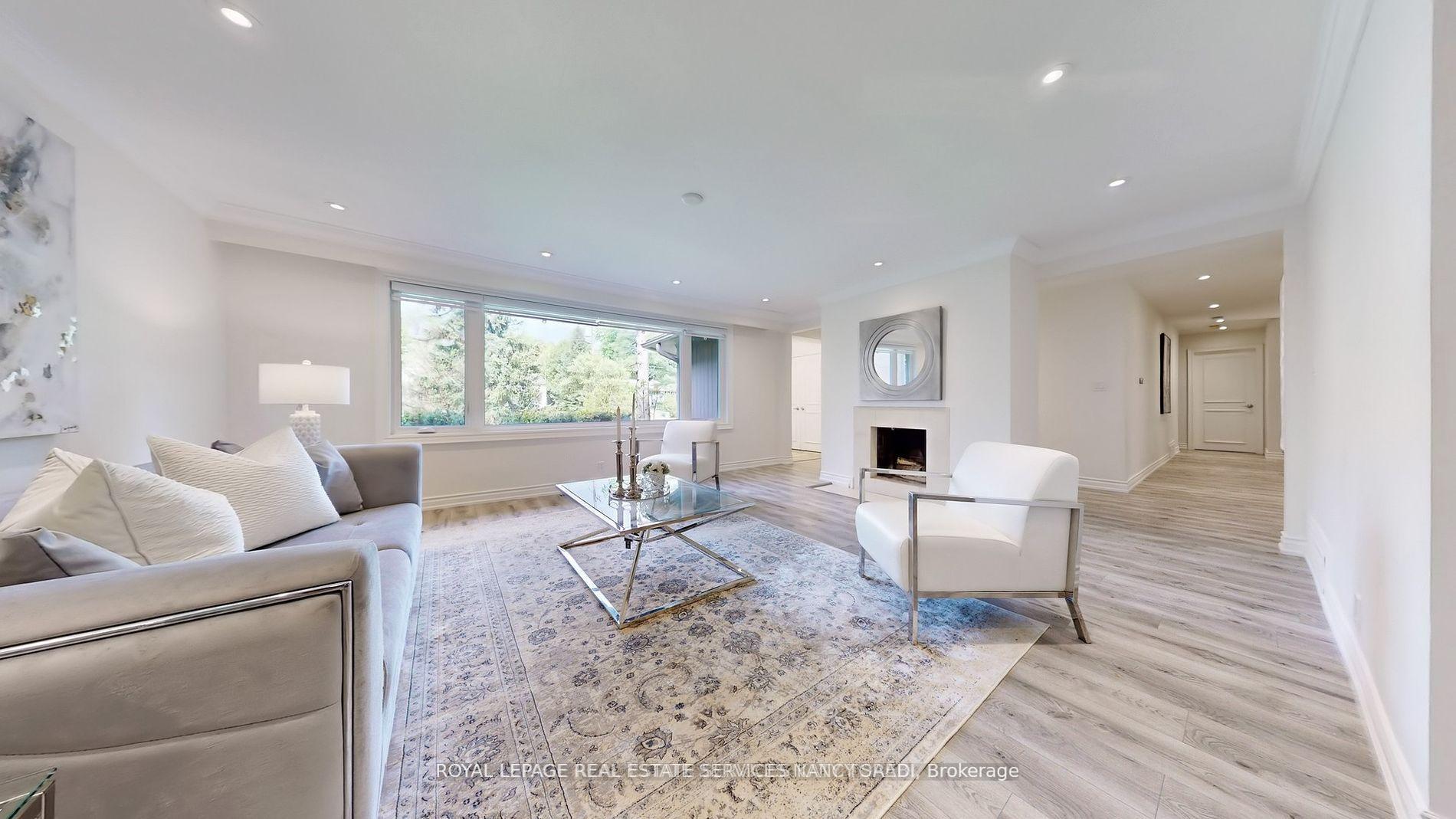15 Farrington Drive, Toronto C12 — photo 3 of 5