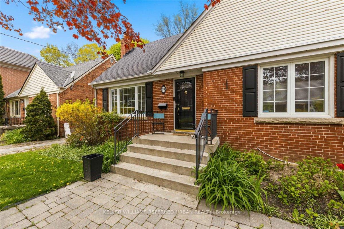 19 Walker Road, Toronto C07 — photo 2 of 5