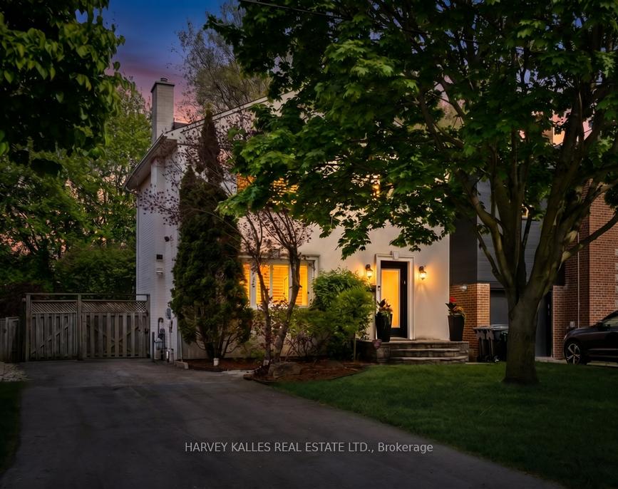 63 Westgate Boulevard, Toronto C07 — photo 3 of 5