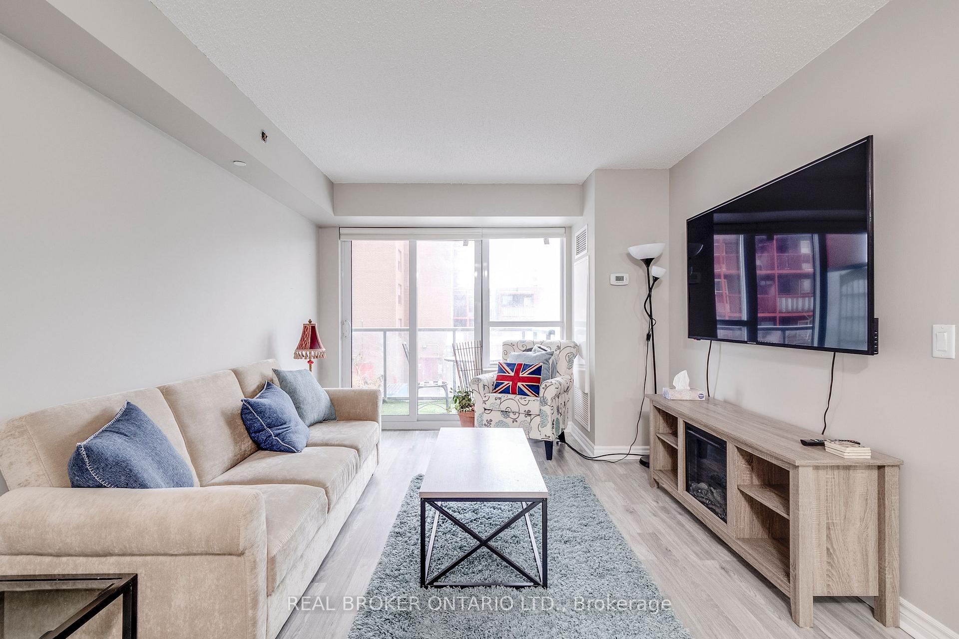 35 Saranac Boulevard 225, Toronto C04 — photo 5 of 5