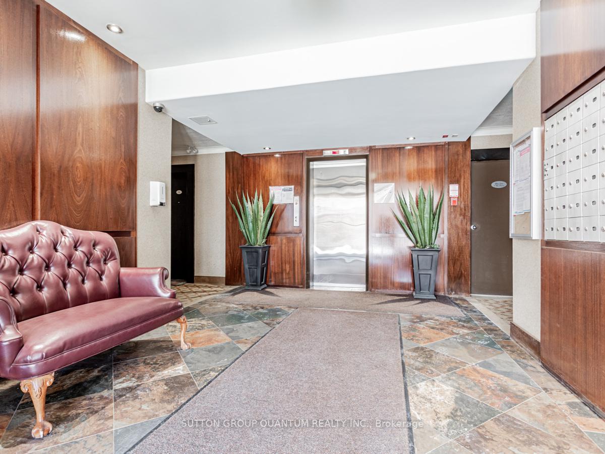 2550 Bathurst Street Suite 218, Toronto C04 — photo 4 of 5