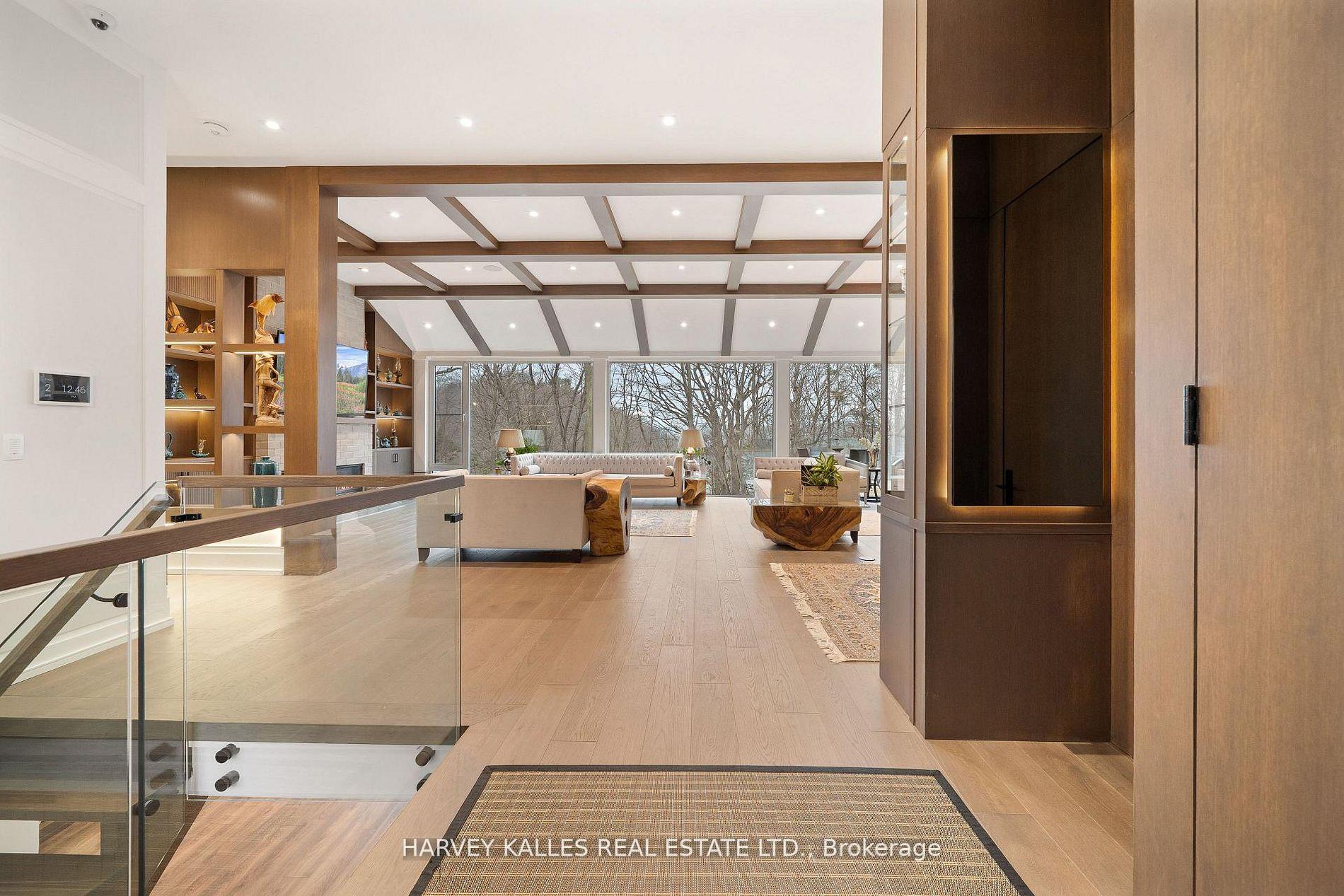 140 Sandringham Drive, Toronto C07 — photo 4 of 5