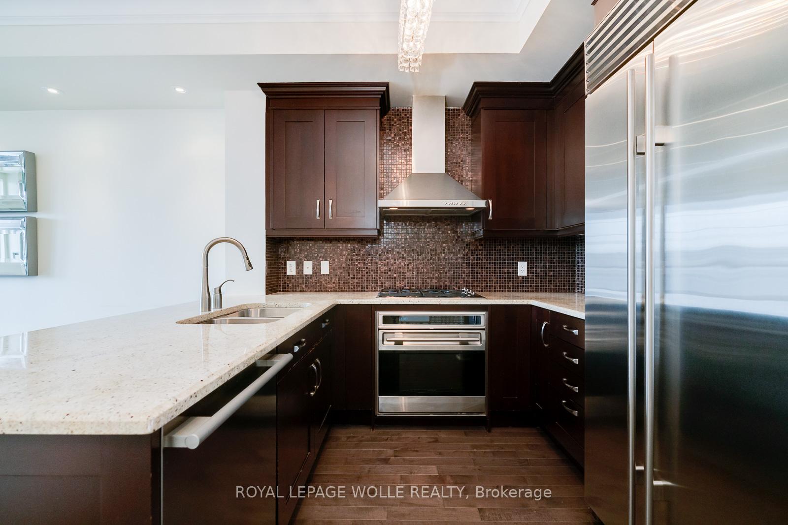 1717 Avenue Road 307, Toronto C04 — photo 4 of 5