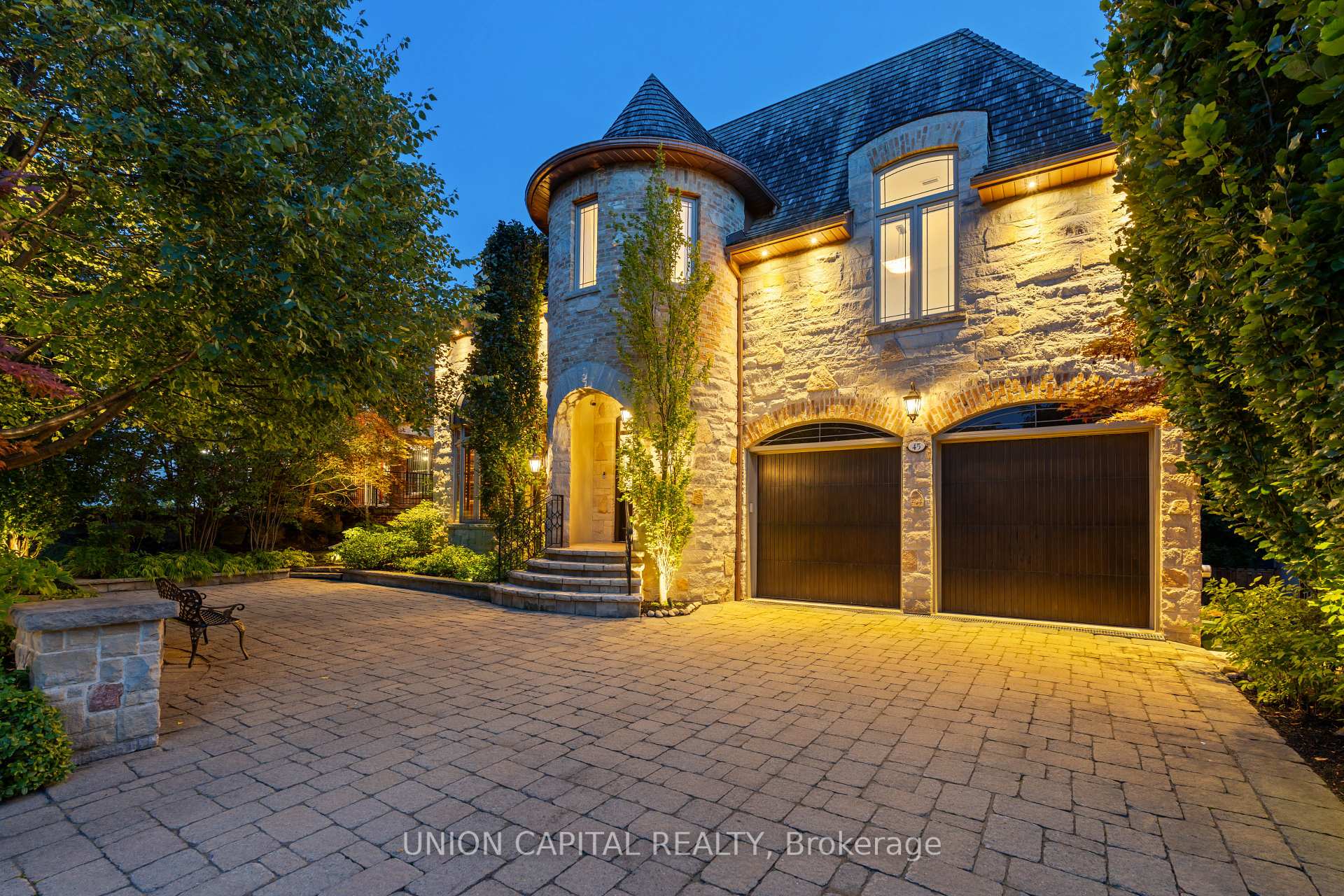 45 Gordon Road, Toronto C12, ON M2P 1E2 — Toronto C12, Ontario