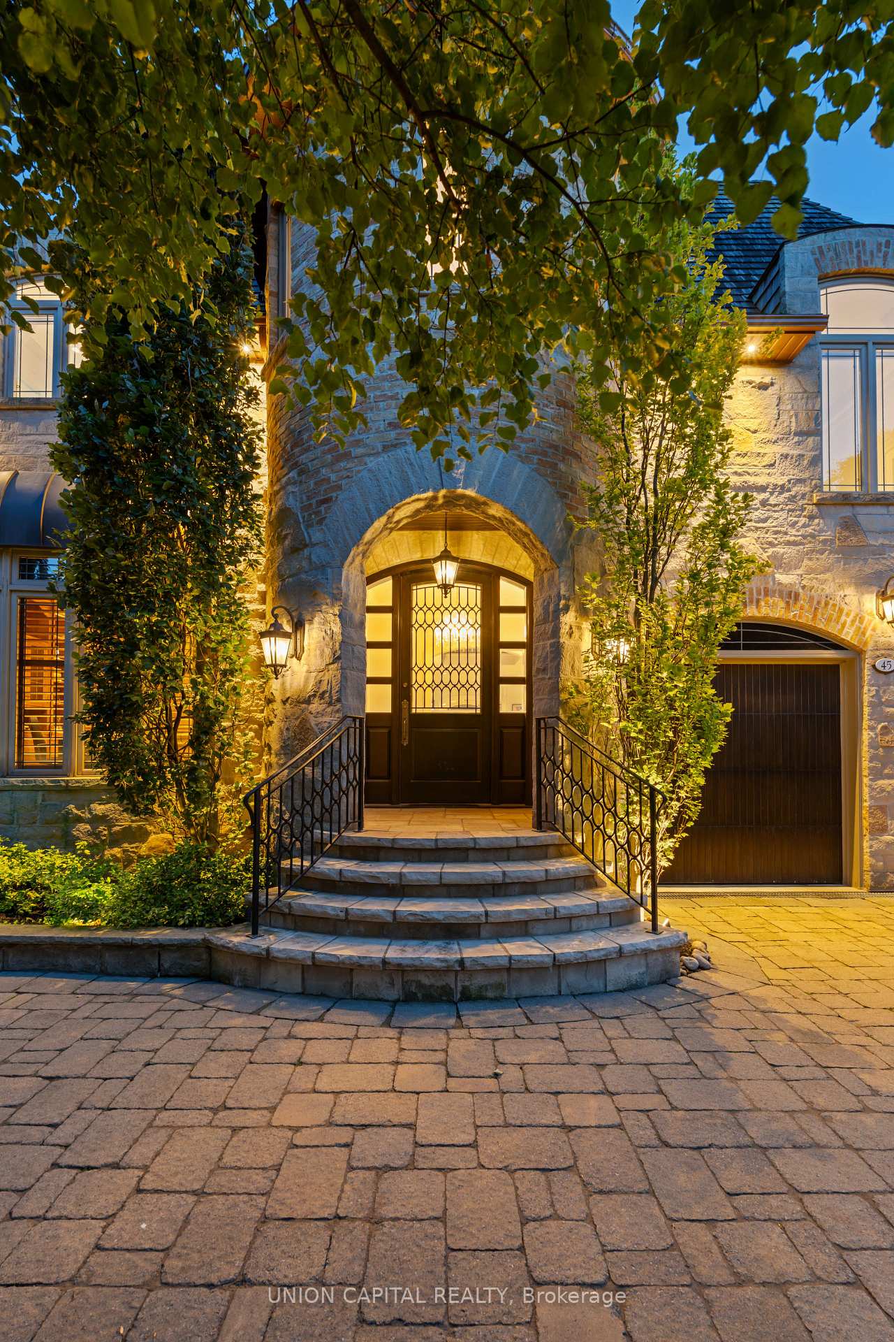 45 Gordon Road, Toronto C12 — photo 2 of 5