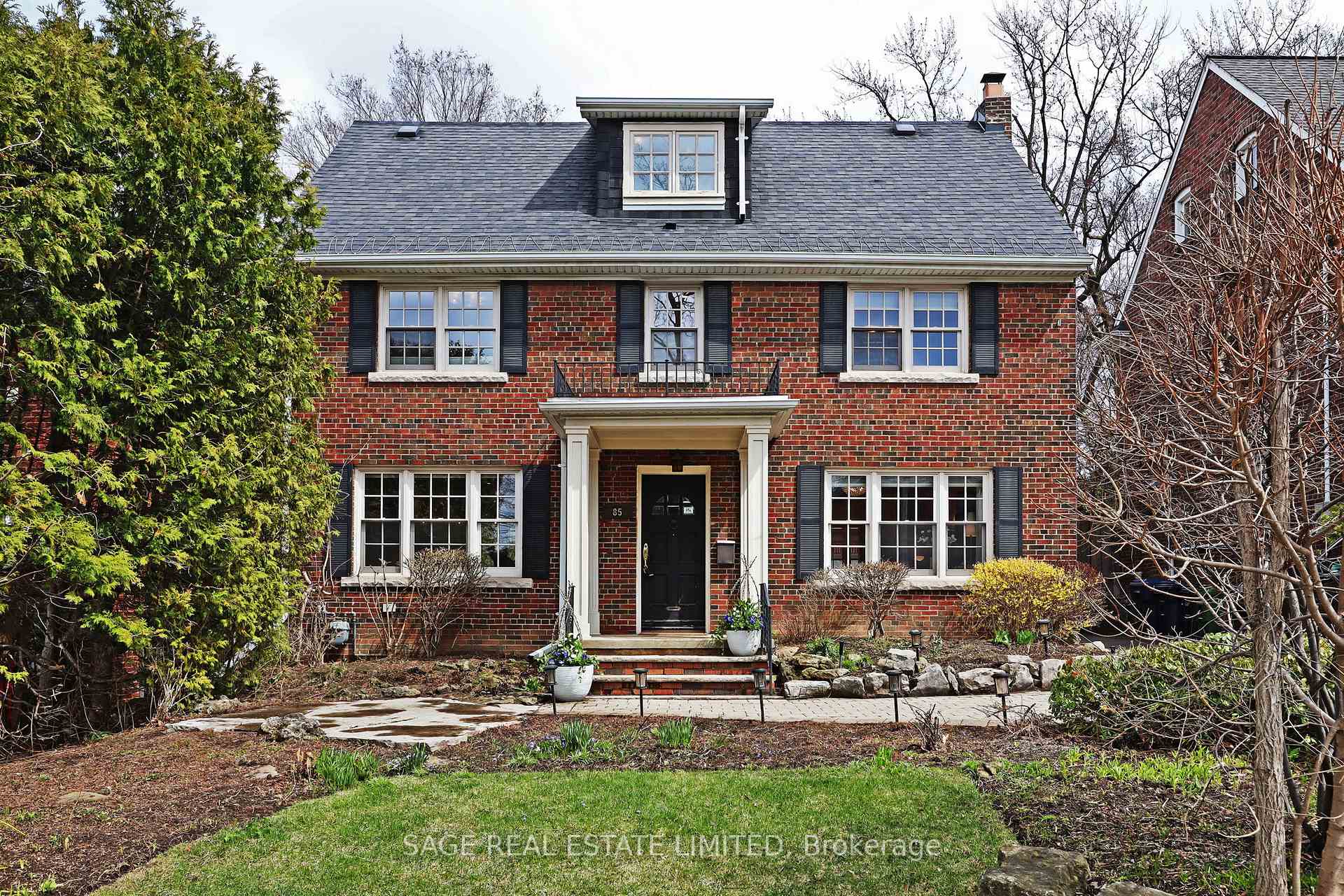 85 Weybourne Crescent, Toronto C04 — photo 2 of 5