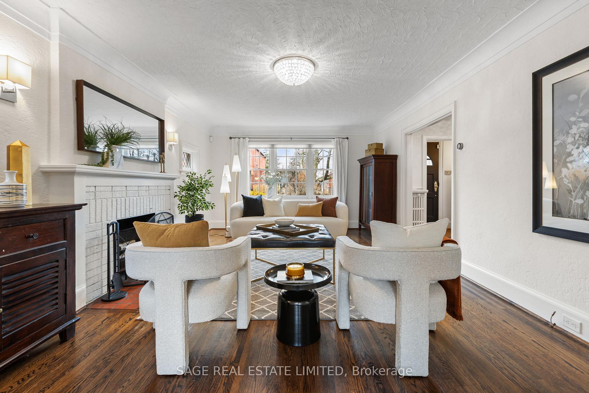 85 Weybourne Crescent, Toronto C04 — photo 5 of 5