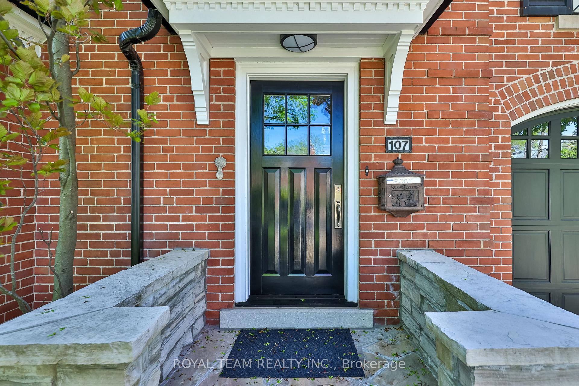 107 Esgore Drive, Toronto C04 — photo 2 of 5