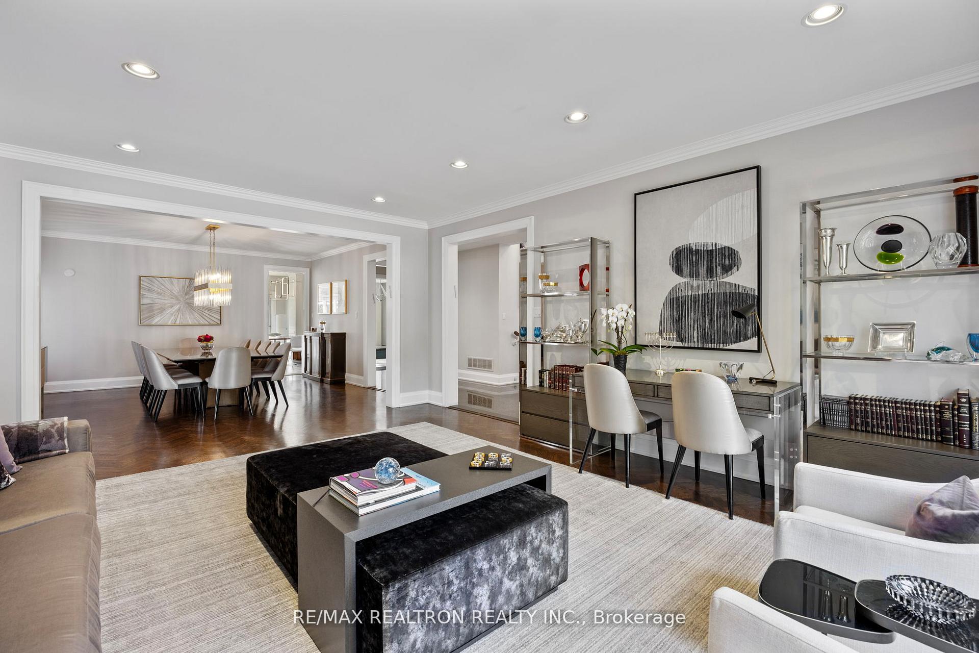 597 Coldstream Avenue, Toronto C04 — photo 4 of 5