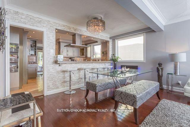 248 Park Home Avenue Main, Toronto C07 — photo 4 of 5