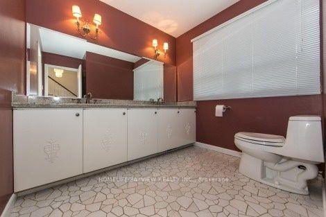 17 Royal Oak Drive, Toronto C12 — photo 3 of 5