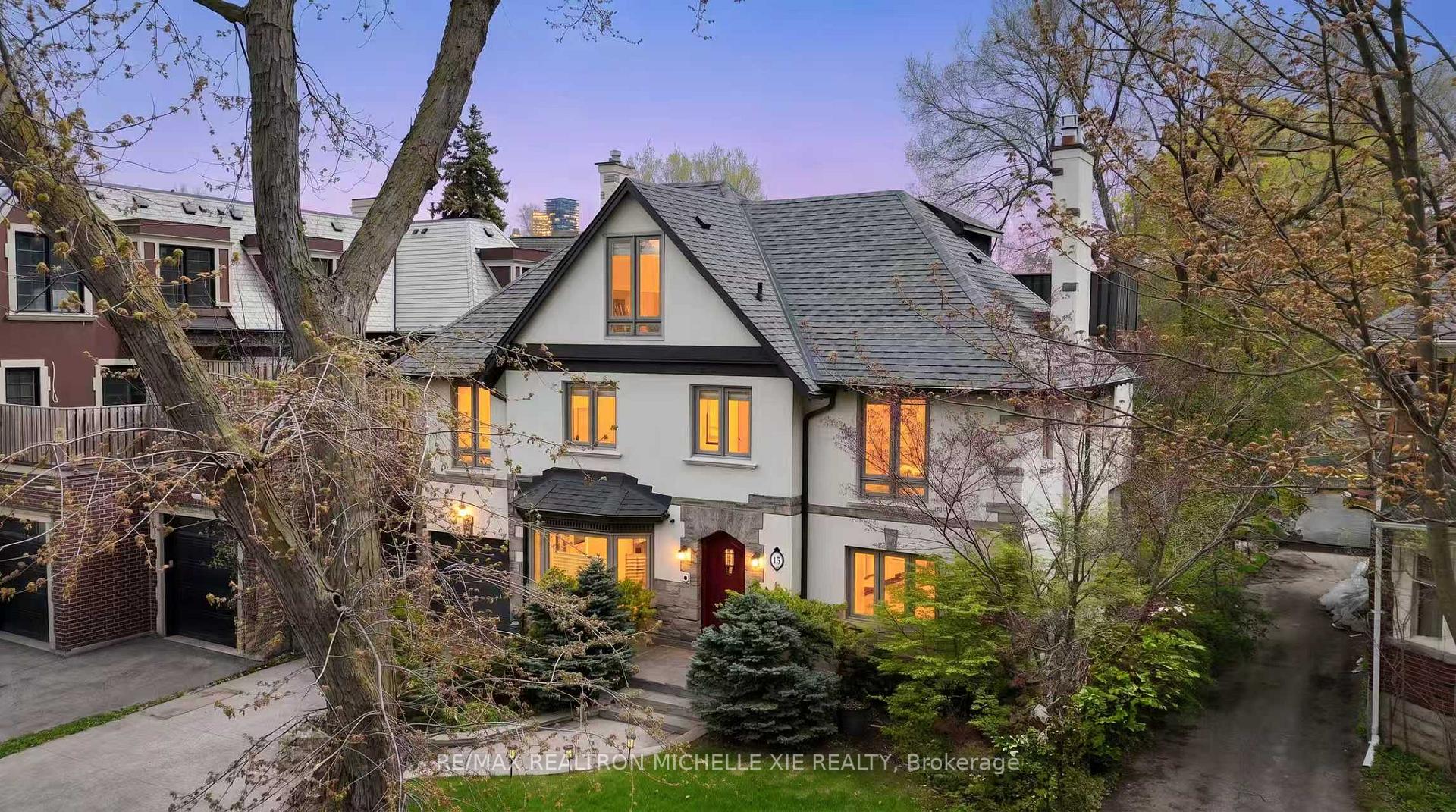 15 Strathallan Boulevard, Toronto C04, ON M5N 1S8 — Toronto C04, Ontario