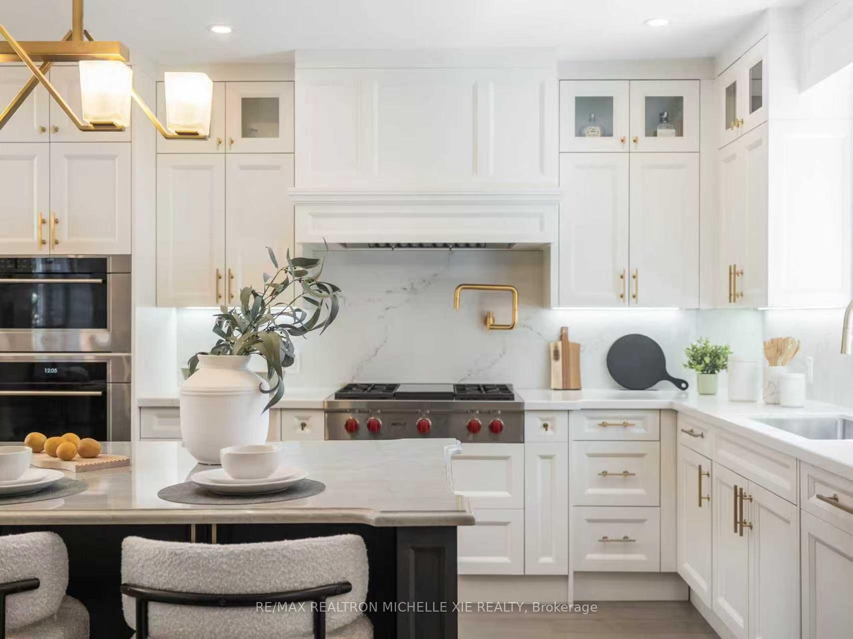 15 Strathallan Boulevard, Toronto C04 — photo 2 of 5