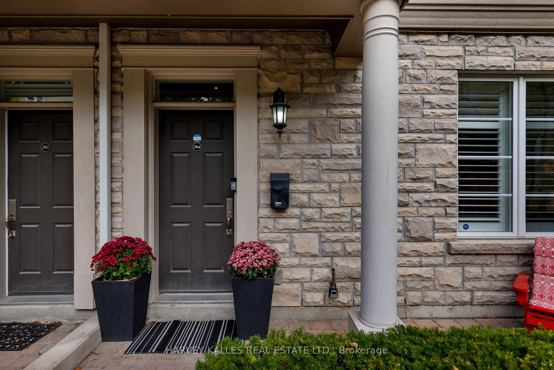 51 York Mills Road 304, Toronto C12 — photo 2 of 5