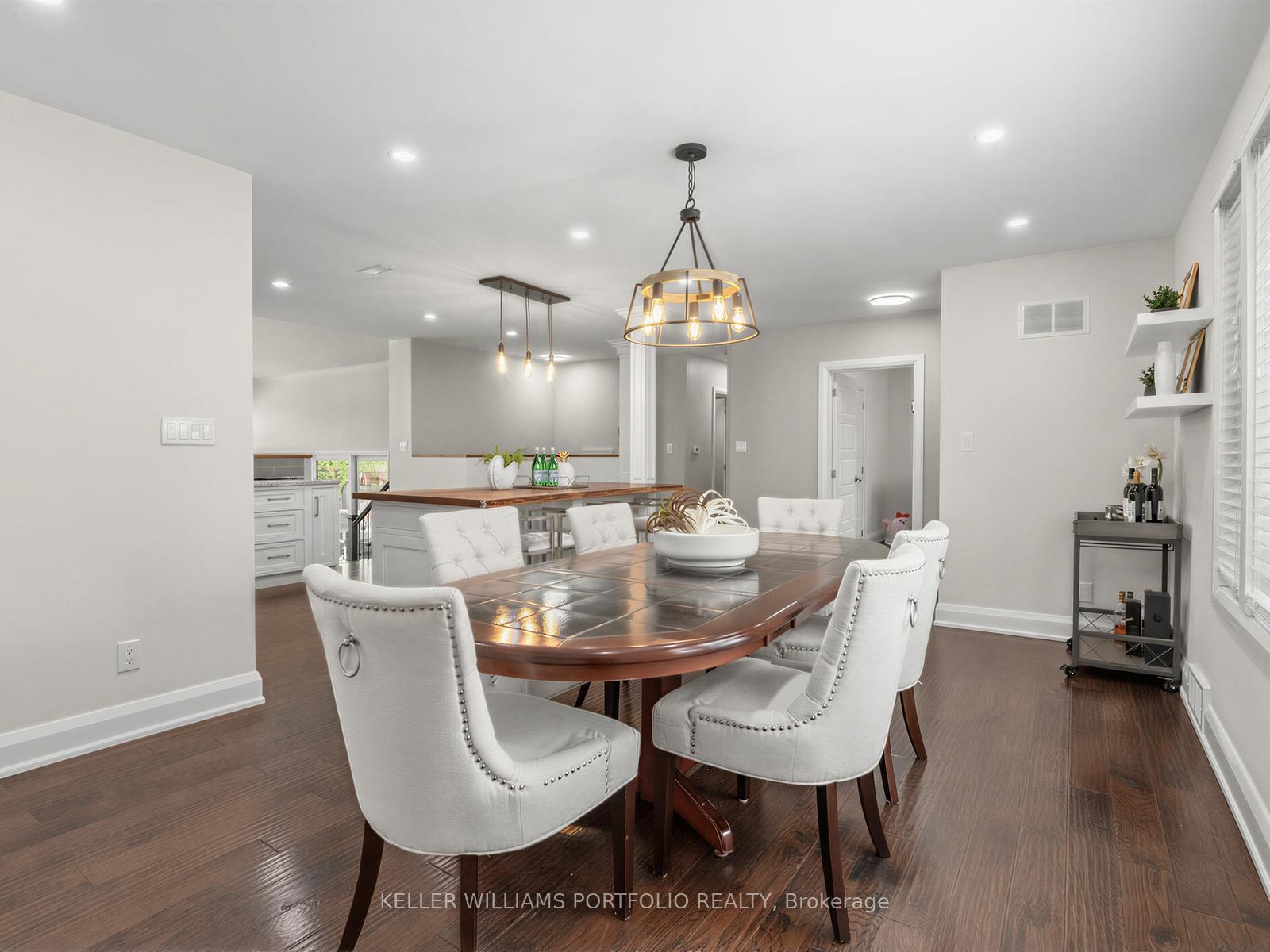 81 Lynnhaven Road N, Toronto C04 — photo 5 of 5