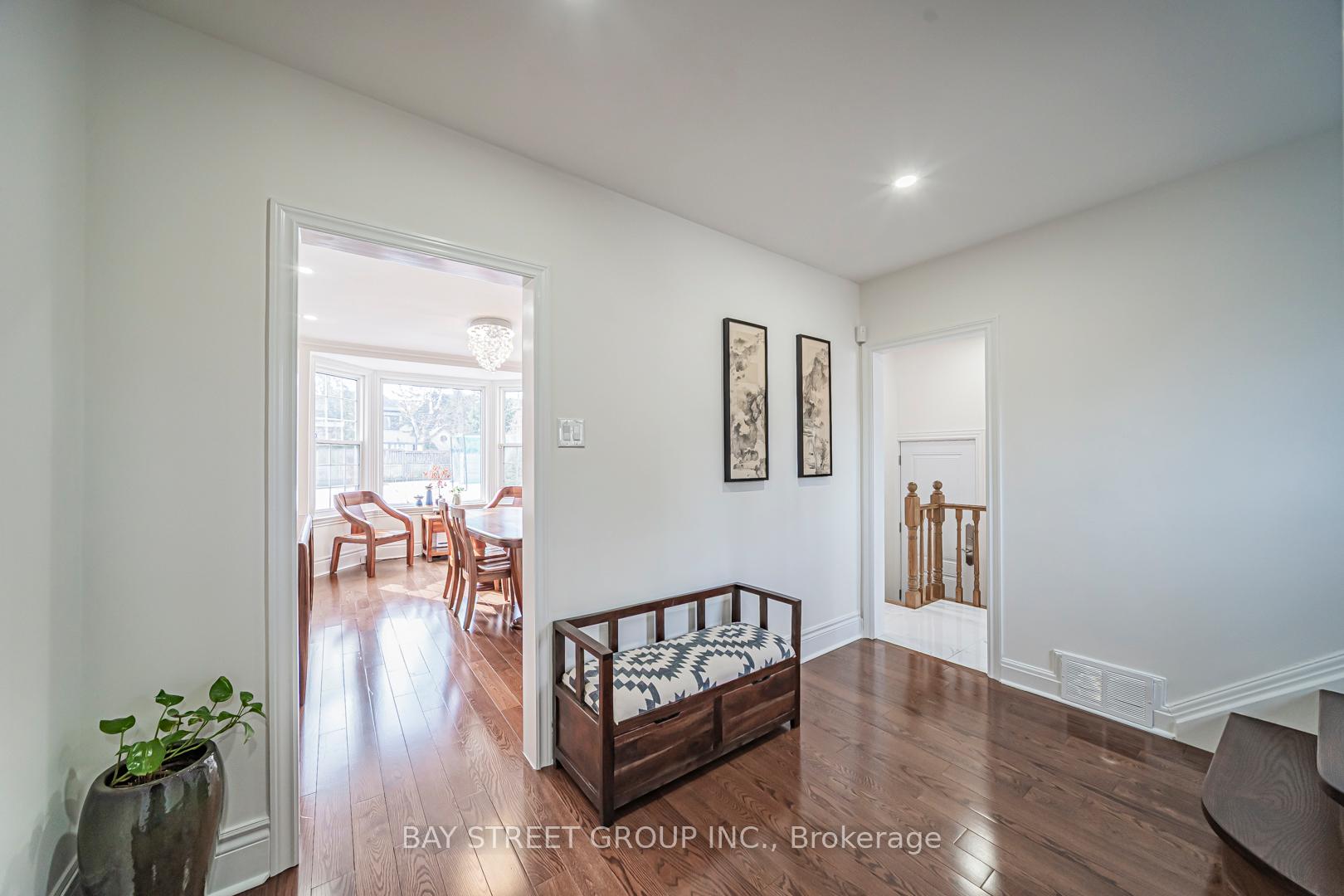 277 Lawrence Avenue E, Toronto C12 — photo 4 of 5