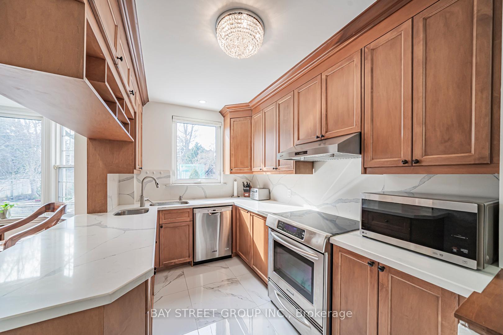 277 Lawrence Avenue E, Toronto C12 — photo 5 of 5