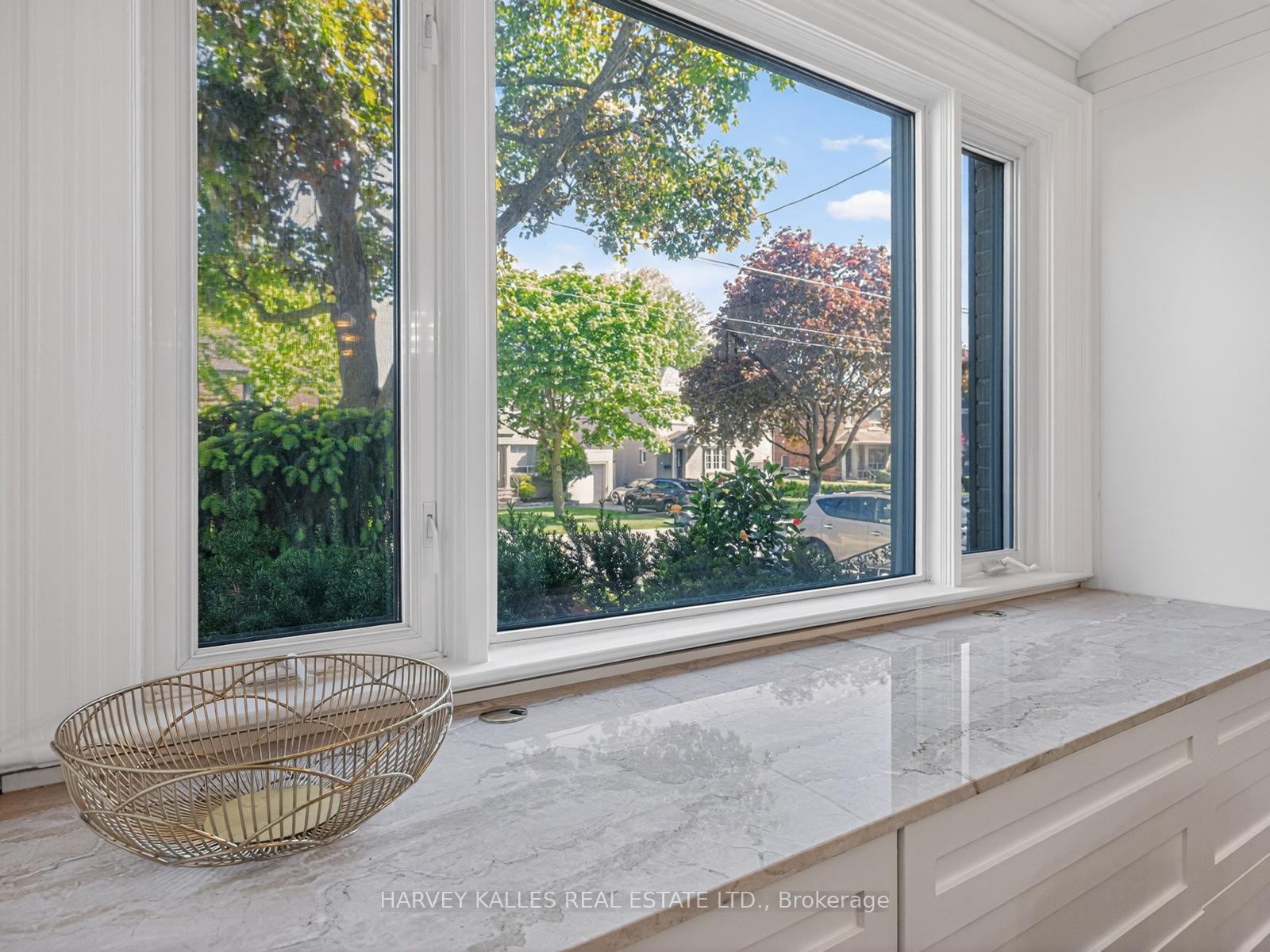 17 Edinburgh Drive, Toronto C07 — photo 4 of 5