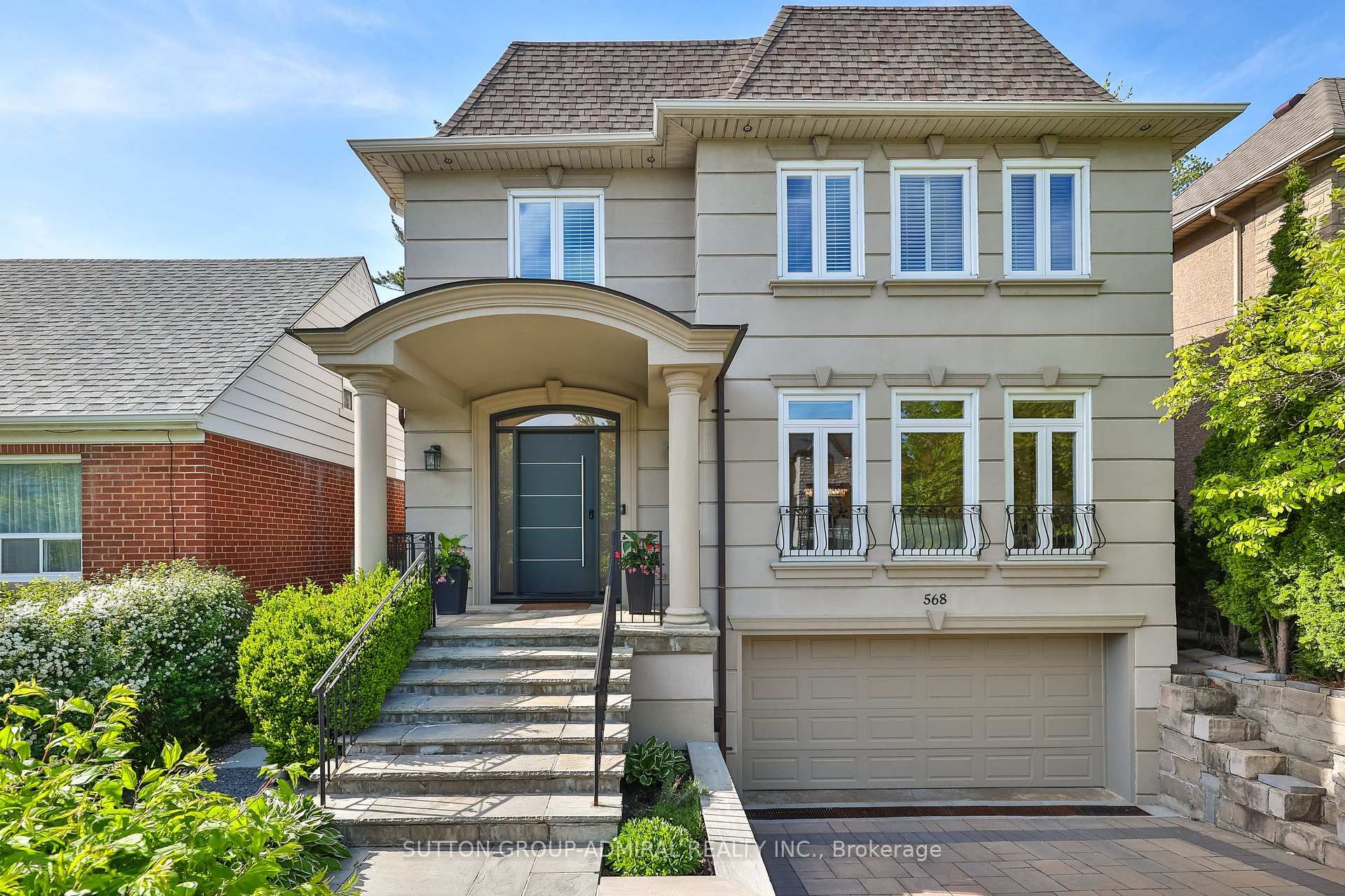 568 Fairlawn Avenue, Toronto C04 — photo 2 of 5