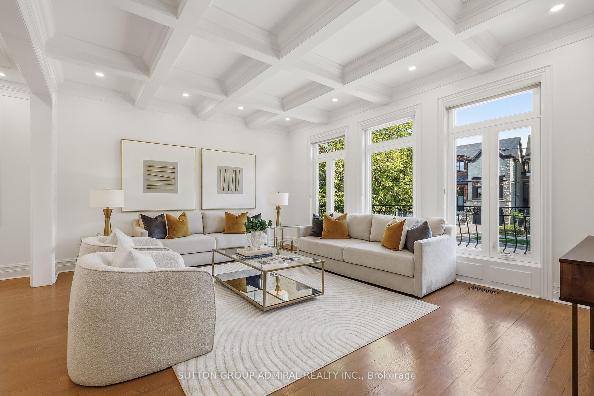 568 Fairlawn Avenue, Toronto C04 — photo 4 of 5