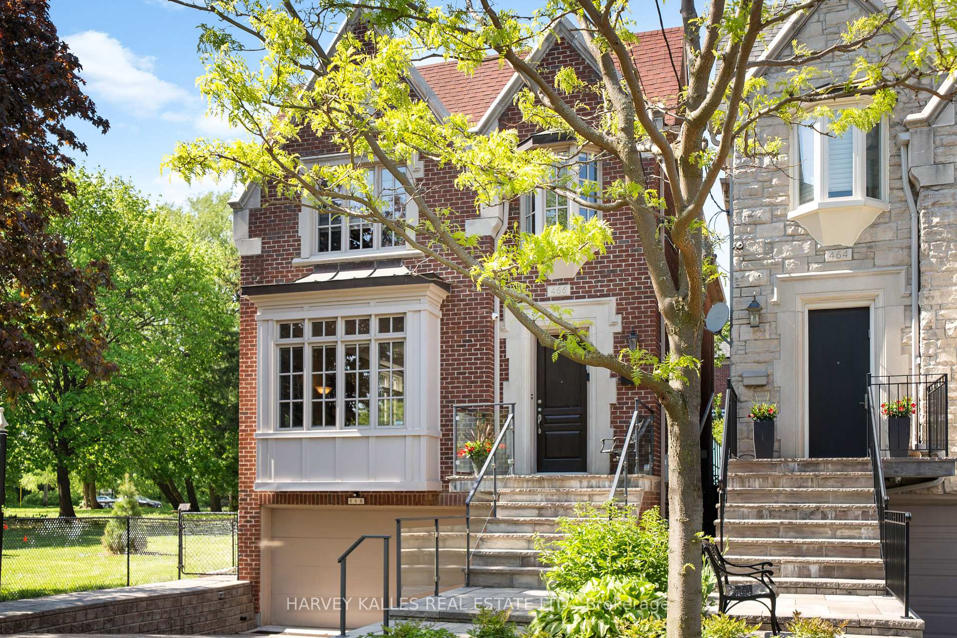 466 Glengarry Avenue, Toronto C04 — photo 3 of 5