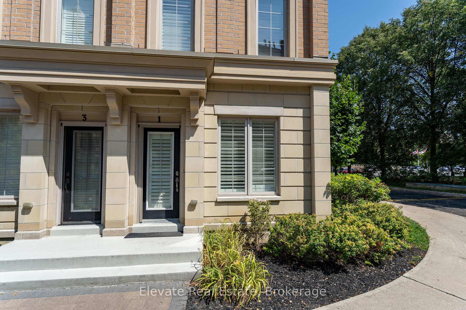 1 Hargrave Lane 1, Toronto C12, ON M4N 0A4 — Toronto C12, Ontario