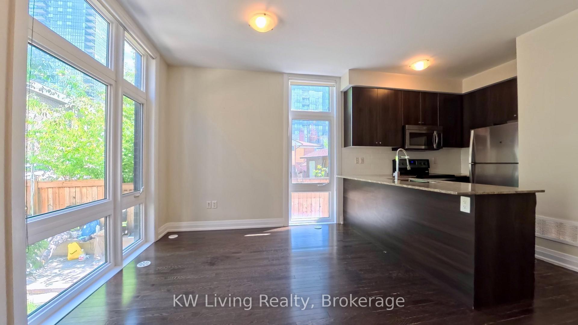 11 Eldora Avenue 11, Toronto C07 — photo 3 of 5